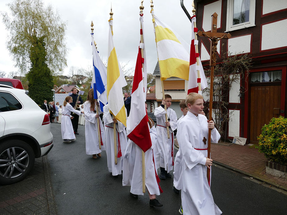 1. Heilige Kommunion in St. Crescentius (Foto: Karl-Franz Thiede)